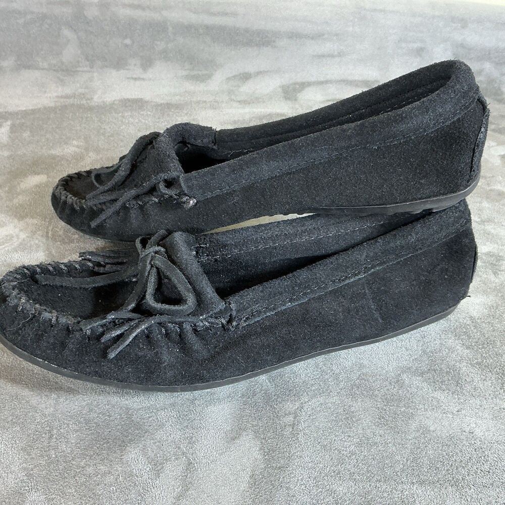 Minnetonka 7.5 M Classic Mocassin Flats Womens Shoes Black Suede Bow Stitch
